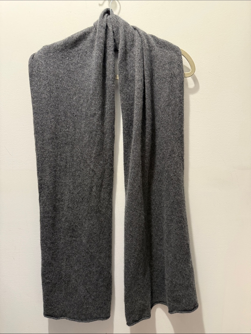 Aritzia Auxiliary 100% cashmere grey scarf